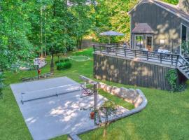 7 Bdrm, Pickleball, Bball, HotTub, FirePit, Golf!, hotel Jamestown városában