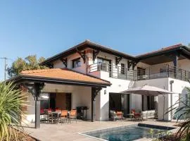 Villa Fabienne in city center with heated pool