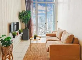 Newly Large 2BR Ambassador2 Apt with Pool Gym WiFi