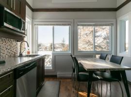 Condo Resort - Gondola 4 min walk -Terrace, resort en Mont-Tremblant