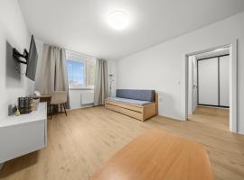 Stylish New Apartment with Parking Place, hotel a Bratislava