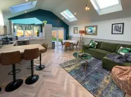 Luxury 2 bed new-build house near Science & Business parks