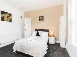 Newly renovated 7BR House - City Centre - Contractors