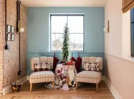 Cozy Holiday Retreat The Schoolhouse 5 Bed