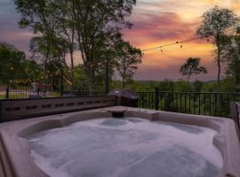 Hidden Creek Hideaway, Hot Tub, hôtel à Shippenville