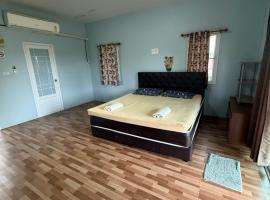 รุ้งรวีรีสอร์ท 1, hotel v destinaci Ban Nong Saeng (4)