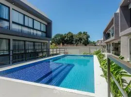 Sua estadia exclusiva a passos do Mar - BBC