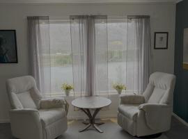 Stort hus med fire soverom og 8 senger, hotel di Tromso