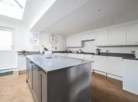 Seafront folkestone Sandgate channel tunnel - 5 star property Sleeps 12