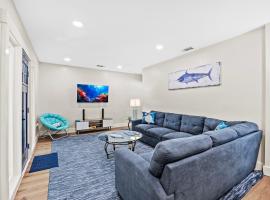 Modern Coastal Cottage Near Destin & Beaches – hotel w mieście Niceville