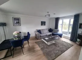Spacious 3BR Home with Large Garden - Ashford, Kent