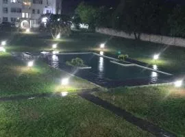 Modern Sands & Pool Studio