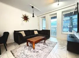 White Marble in Black Pearl Chic City Centre