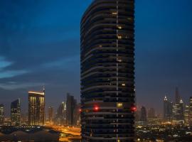 Mayfair Luxury Apartment in 5-Star DAMAC Maison Mall Street Building, Downtown Dubai, chỗ nghỉ c&oacute; onsen ở Dubai
