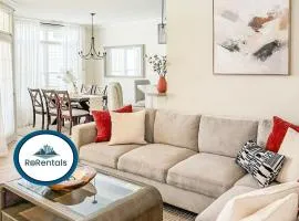 Spacious Private 2BR-2BA Pool Garage Central