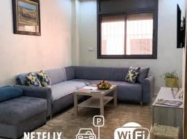 Appartement élégant près de la mer, avec superbe vue sur les montagnes