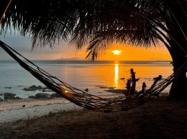 Three Palms - Beach Front Tiny House by SP Villa, minicasa en Amphoe Koh Samui