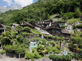 Rustici della Verzasca Ferien Wohnungen, hotel with parking in Vogorno