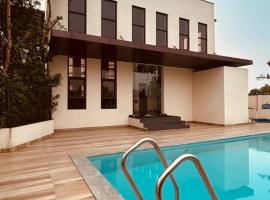 Lavin's villa, hotel in Tirupporūr