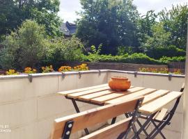 Cozy central flat with terrace, Hotel in Horsens