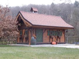 Chata Bavor Látkovce, camping in Uhrovec