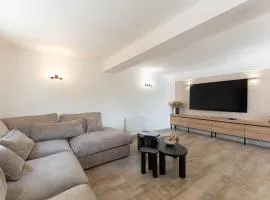 Delycia - Piscine - Jardin - Parking - Calme