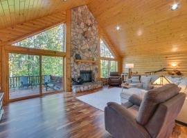 Luxury Cabin in The Reserve at Boyne Mountain, caba&ntilde;a o casa de campo en Boyne Falls