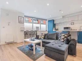 Central 2 Bedroom Apartment with Free Parking Sleeps 8 & Walk to City Centre & Arena