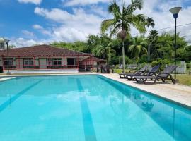 Hotel campestre La Floresta, romantic hotel in Armenia