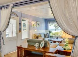 Ocean View with Hot Tub Miles Of Sandy Beach! Abalone Beach Cottage