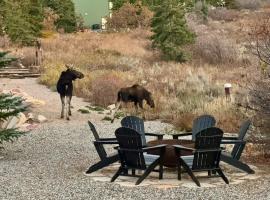 The Crestview Cabin Hot Tub & Alpine Views, hotel v mestu Park City