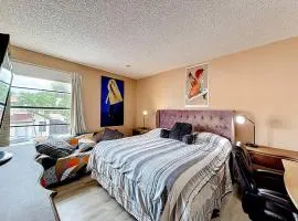 Cozy 1BR Shared Home Pool Tennis & Lake Access