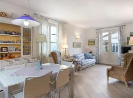 Red Villa In Forte Dei Marmi