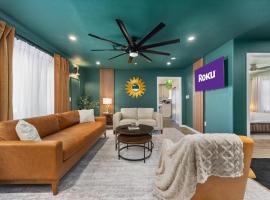 Modern Unique Charming Memorable Clean 1g Wifi, Hotel in Bakersfield