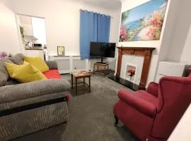 Lucky Home 7 - Ideal for Trade & Family - 2 Bedrooms - 2 Beds - Max 4 Guests - Close to BAE, Docks, Lake District, Beaches