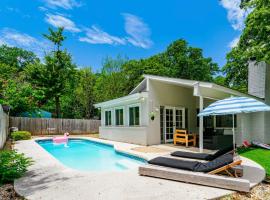 Casa Chilluxe 4BR Ping Pong, hotel a Bedford