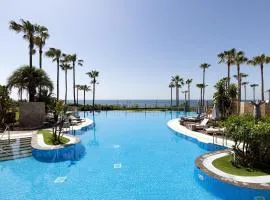 Exclusive frontline beach penthouse