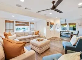 CUTE HOME 7 BLOCKS TO BEACH . XBOX . BIKES . PETS