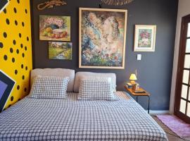 Casa chalé, hotel in Itajaí