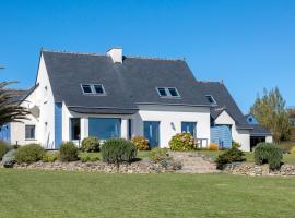 Chambres vue mer 300m plage, hôtel à Plogoff