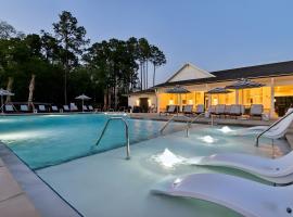 1st Floor 3BR - Pool, Full Gym, Bikes and Grill!, hotel in Yulee