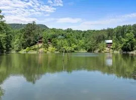 Cozy cabin, Bed swing, Arcade game, hot tub