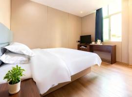 Baiyuan Hotel Changgang Baogang Avenue Metro Station Branch, hotel em Guangzhou