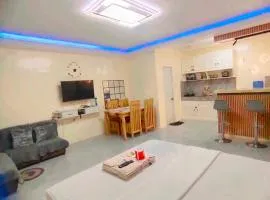 Wyne's Tiny House near Royal Farm Resort