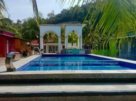Mersing Barokahhill Beach Resort, hotel en Kampong Tanjong Resang