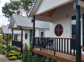 The white resort & restaurant koh yao yai