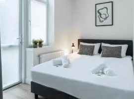 Fresh And Equipped Apartment Near Hotspots