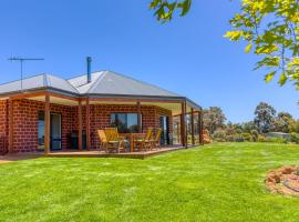 Nannup Rise Holiday Home, hotel v destinaci Nannup