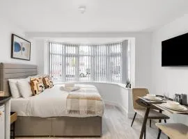 Bright and Cozy Studio Flat for a Relaxing Stay