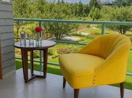 Hotel Old Manali - Balcony Rooms with Mountain View, Garden & Parking